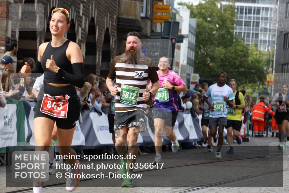 13.09.2026 - 21. swb-Marathon Bremen Strokosch-Dieckow http://msf.ph/oto/10356647 13.09.2026 13:37:14 Ziel 551, 813, 843, 1285, 1641, 1849, 1936, 2241, 2275, 2930, 3122, 3541, 3635, 3787, 3874, 3909, 3998, 4261, 4335, 4410, 4448, 5236, 5355, 5447, 5823, 6050, 6056, 6269, 6408, 6431, 6966, 7046, 7398, 7445, 7640, 8034, 8498, 8685, 8839, 9310, 9331, 9415, 9589, 9658, 9807, 9840, 270, 391, 448, 869, 1180, 3627, 3823, 4628, 5388, 5612, 5738, 5791, 6904, 7074, 7571, 8439, 8553, 8748, 8753, 10106 meine-sportfotos.de