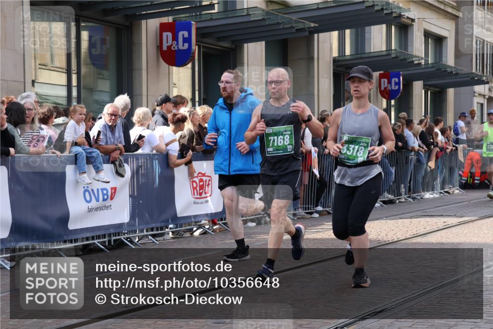 13.09.2026 - 21. swb-Marathon Bremen Strokosch-Dieckow http://msf.ph/oto/10356648 13.09.2026 13:34:14 Ziel 682, 784, 809, 911, 1307, 1395, 1871, 1967, 2215, 2831, 3029, 3052, 3058, 3068, 3214, 3318, 3388, 3409, 3636, 3765, 3890, 4112, 4537, 4616, 5147, 5378, 5488, 5566, 5694, 5760, 5852, 6168, 6244, 6255, 7168, 7746, 7833, 7962, 8182, 8381, 8453, 8493, 8552, 8683, 9453, 9751, 9788, 9802, 13112, 1364, 1656, 2355, 2464, 2727, 3162, 3389, 3522, 3632, 3636, 3790, 3984, 4613, 5147, 5265, 5341, 5489, 5563, 5587, 5768, 6090, 6151, 6509, 6623, 7047, 7303, 7431, 8025 meine-sportfotos.de