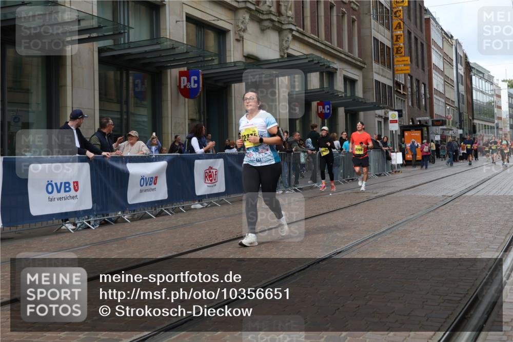 13.09.2026 - 21. swb-Marathon Bremen Strokosch-Dieckow http://msf.ph/oto/10356651 13.09.2026 11:17:16 Ziel 10472, 10756, 10979, 11709, 12292, 12334, 10295, 10335, 10773, 10779, 10999, 11355, 11461, 11495, 11653, 11672, 12101, 12287 meine-sportfotos.de