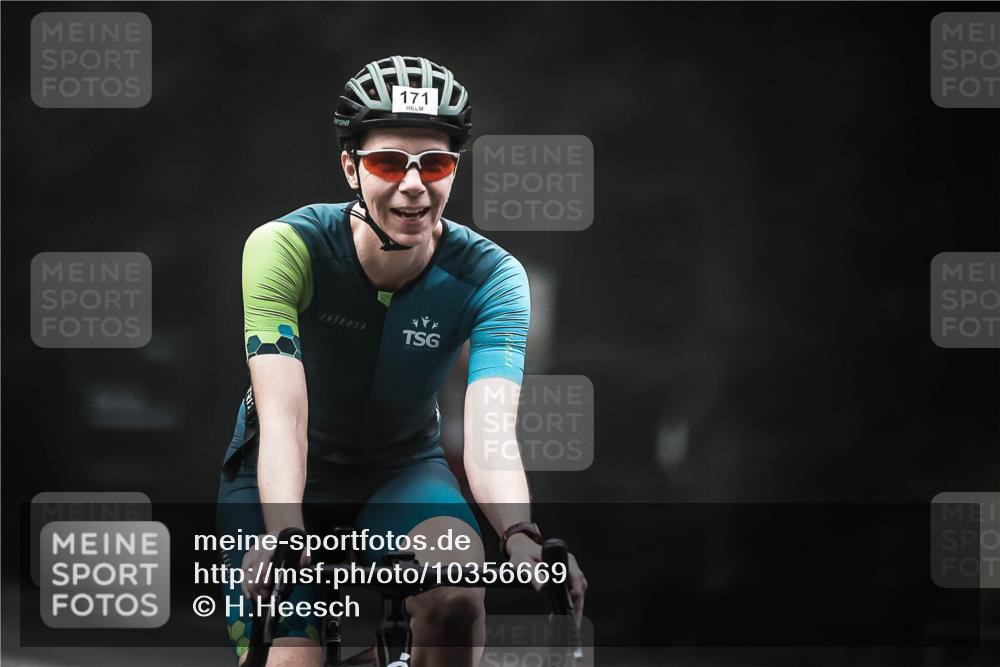 13.09.2026 - Stadtparktriathlon H.Heesch http://msf.ph/oto/10356669 13.09.2026 09:50:23 Radfahren 171, 321 meine-sportfotos.de
