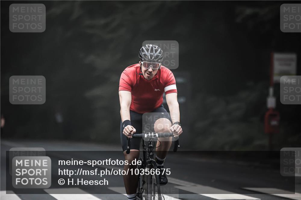 13.09.2026 - Stadtparktriathlon H.Heesch http://msf.ph/oto/10356675 13.09.2026 09:50:36 Radfahren 214, 215, 312 meine-sportfotos.de