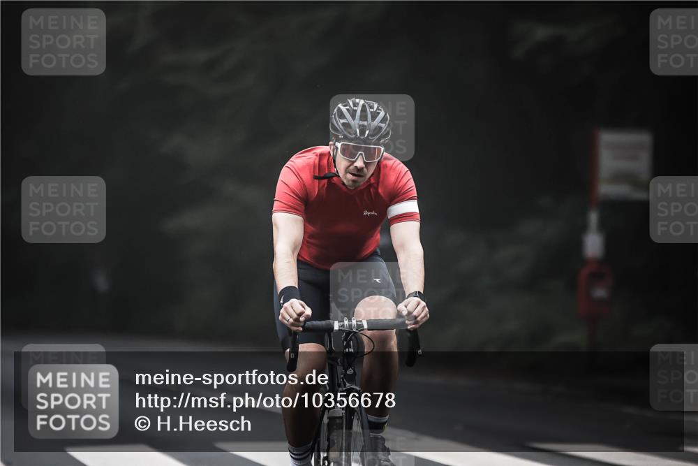 13.09.2026 - Stadtparktriathlon H.Heesch http://msf.ph/oto/10356678 13.09.2026 09:50:36 Radfahren 214, 215, 312 meine-sportfotos.de