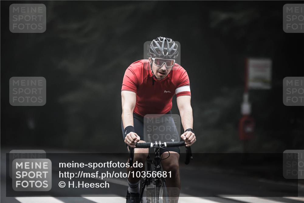 13.09.2026 - Stadtparktriathlon H.Heesch http://msf.ph/oto/10356681 13.09.2026 09:50:36 Radfahren 214, 215, 312 meine-sportfotos.de