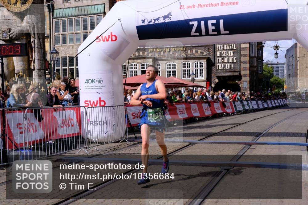 13.09.2026 - 21. swb-Marathon Bremen Tim E. http://msf.ph/oto/10356684 13.09.2026 12:50:57 Ziel 668, 8075 meine-sportfotos.de