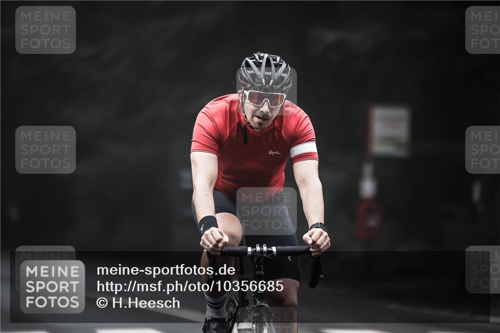 13.09.2026 - Stadtparktriathlon H.Heesch http://msf.ph/oto/10356685 13.09.2026 09:50:37 Radfahren 214, 215, 312 meine-sportfotos.de