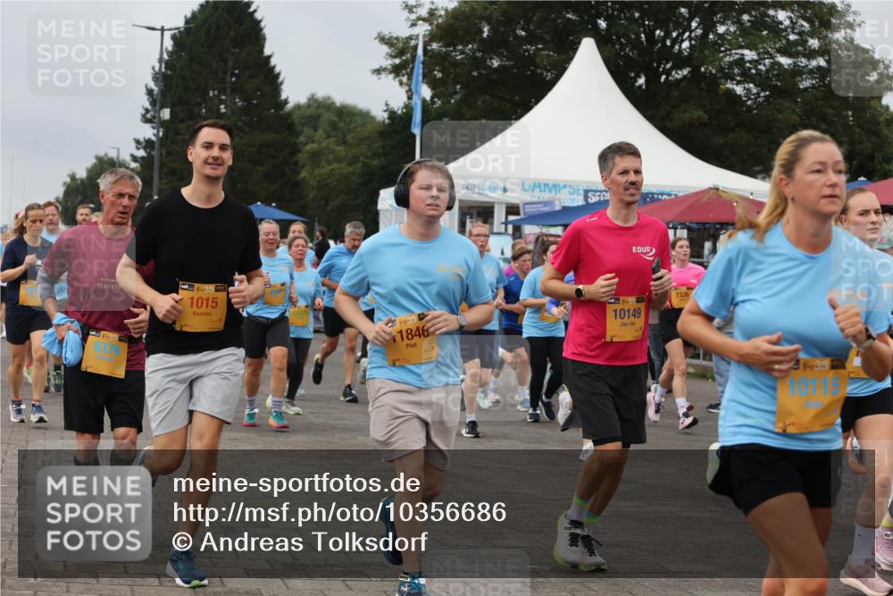 13.09.2026 - Kiel Lauf Andreas Tolksdorf http://msf.ph/oto/10356686 13.09.2026 09:59:16 Kiellinie 21, 0975, 4, 39, 6376, 38, 1015, 38, 1846, 39, 10149, 7326, 39, 10115 meine-sportfotos.de