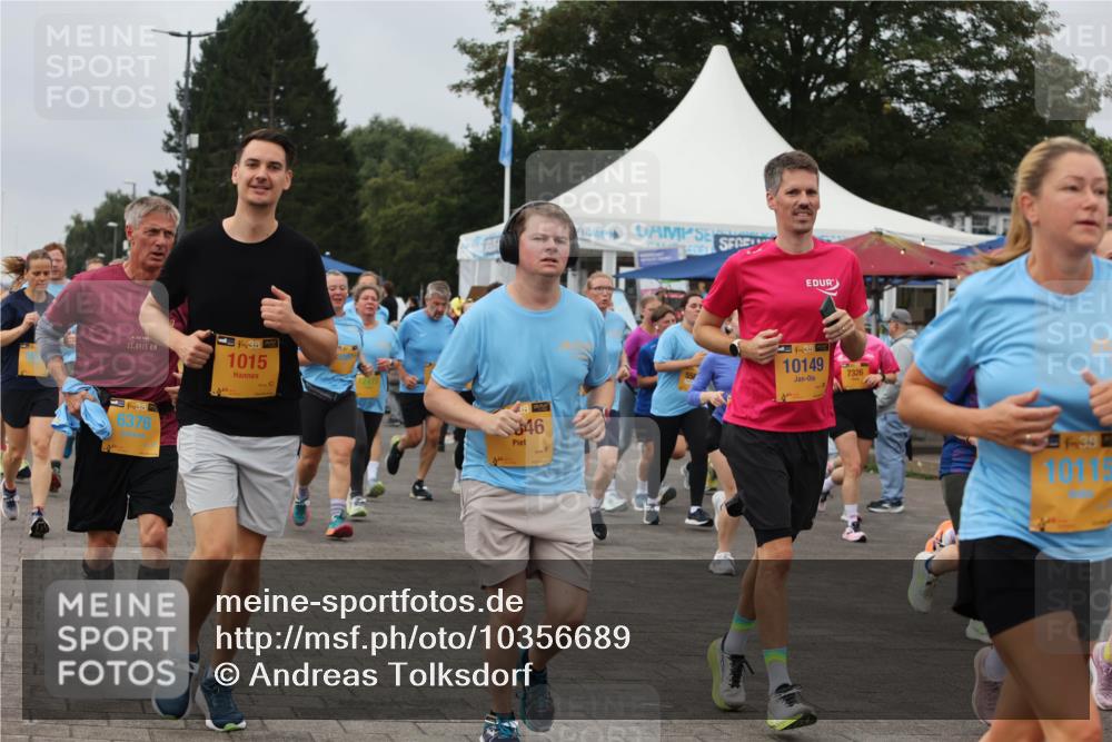 13.09.2026 - Kiel Lauf Andreas Tolksdorf http://msf.ph/oto/10356689 13.09.2026 09:59:16 Kiellinie 21, 0975, 38, 6376, 38, 1015, 46, 38, 10149, 7326, 39 meine-sportfotos.de