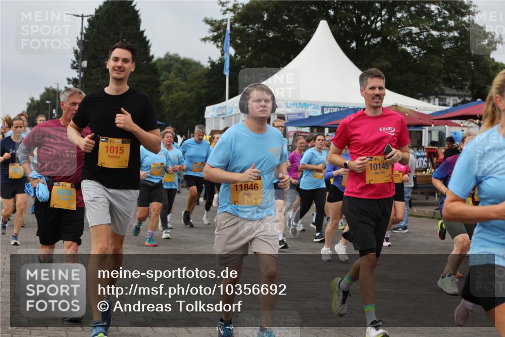 13.09.2026 - Kiel Lauf Andreas Tolksdorf http://msf.ph/oto/10356692 13.09.2026 09:59:17 Kiellinie 21, 0975, 38, 1015, 38, 6376, 11846, 5560, 38, 10149, 7326 meine-sportfotos.de
