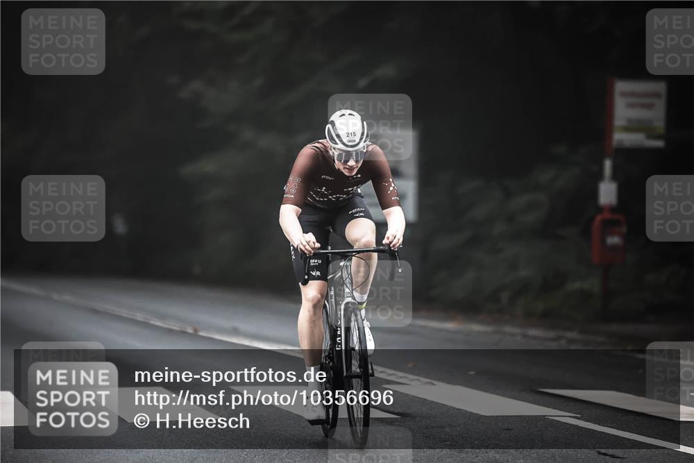 13.09.2026 - Stadtparktriathlon H.Heesch http://msf.ph/oto/10356696 13.09.2026 09:50:39 Radfahren 214, 215, 312 meine-sportfotos.de