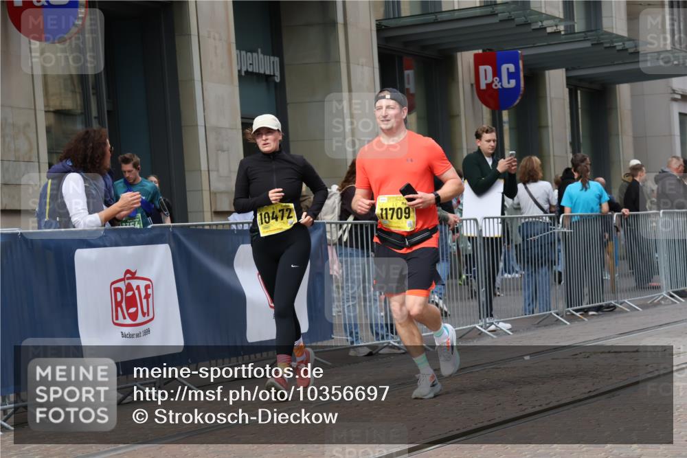 13.09.2026 - 21. swb-Marathon Bremen Strokosch-Dieckow http://msf.ph/oto/10356697 13.09.2026 11:17:18 Ziel 10472, 10756, 10979, 11709, 11932, 12226, 12292, 12334, 10295, 10335, 10773, 10779, 10999, 11355, 11461, 11495, 11653, 11672, 12101, 12287 meine-sportfotos.de