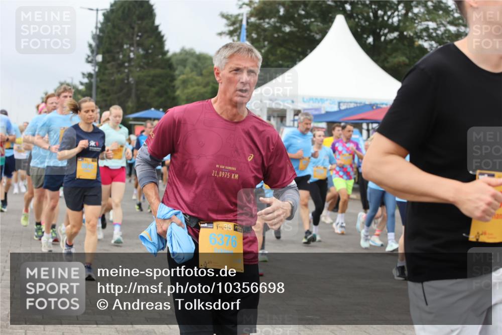 13.09.2026 - Kiel Lauf Andreas Tolksdorf http://msf.ph/oto/10356698 13.09.2026 09:59:18 Kiellinie 21, 0975, 90, 48, 6376 meine-sportfotos.de
