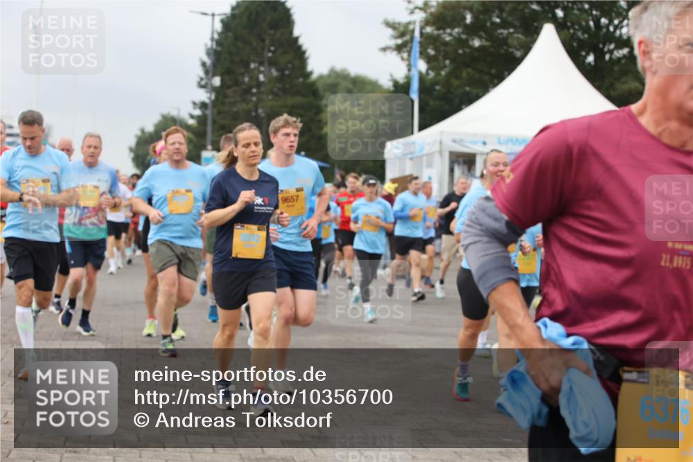 13.09.2026 - Kiel Lauf Andreas Tolksdorf http://msf.ph/oto/10356700 13.09.2026 09:59:18 Kiellinie 9657, 21, 0975, 39, 6376 meine-sportfotos.de
