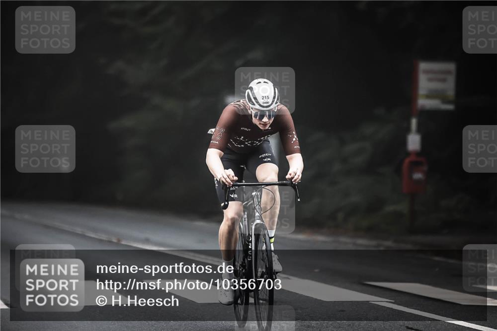 13.09.2026 - Stadtparktriathlon H.Heesch http://msf.ph/oto/10356703 13.09.2026 09:50:39 Radfahren 214, 215, 312 meine-sportfotos.de