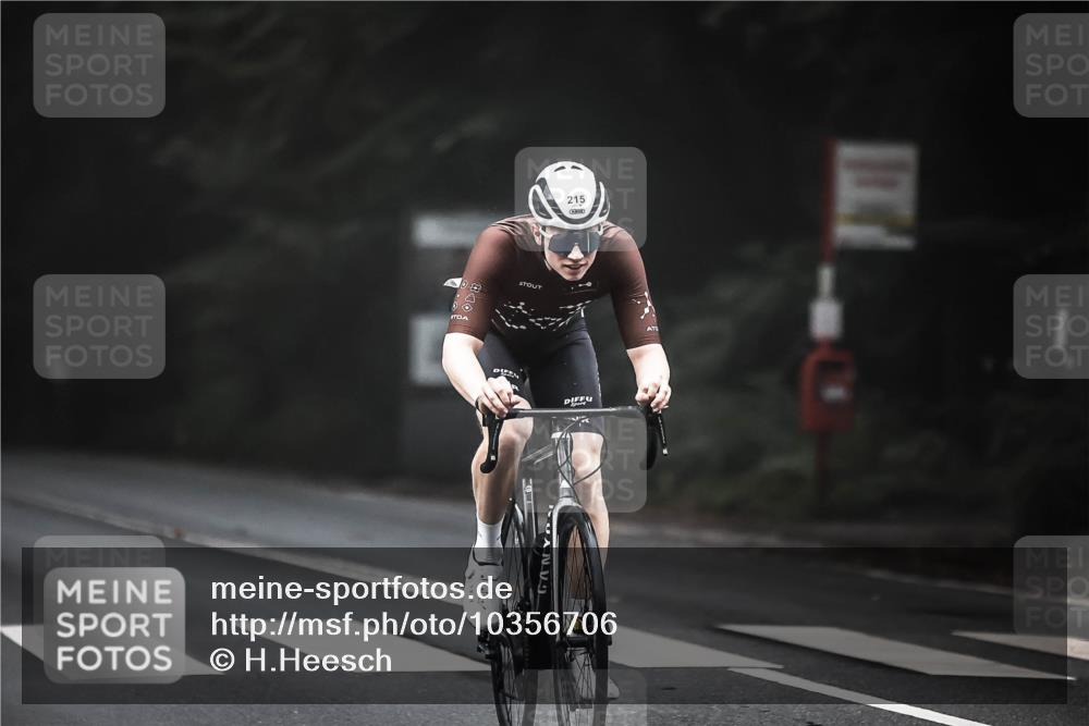 13.09.2026 - Stadtparktriathlon H.Heesch http://msf.ph/oto/10356706 13.09.2026 09:50:39 Radfahren 214, 215, 312 meine-sportfotos.de
