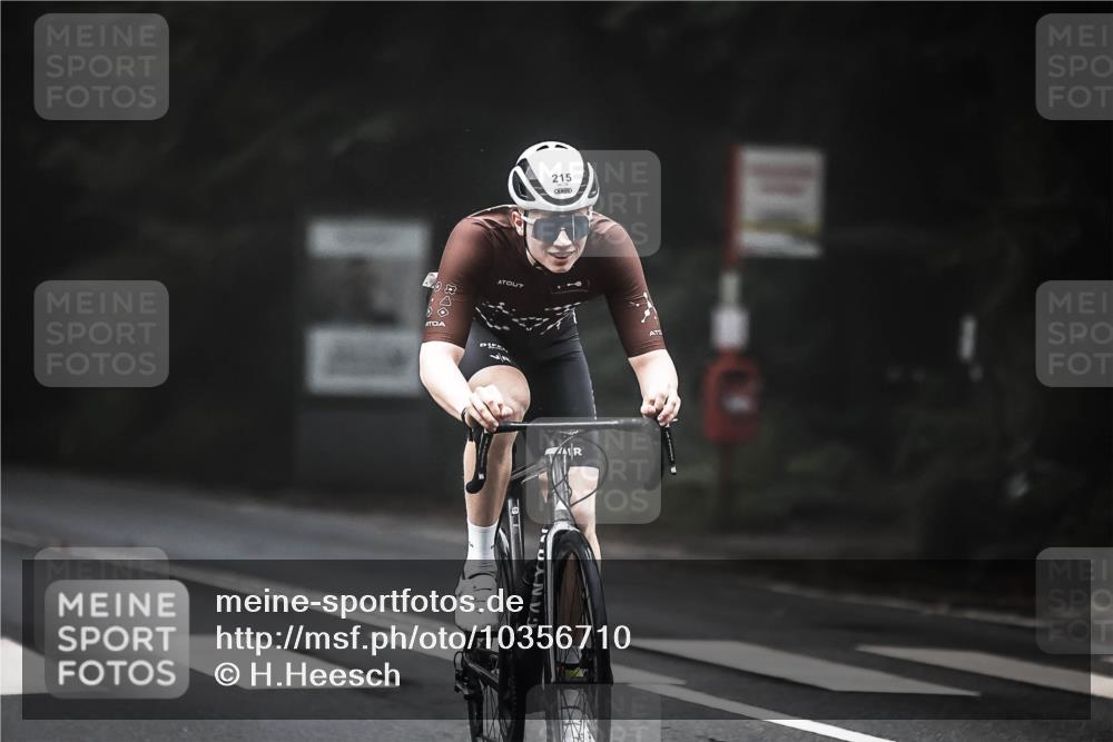 13.09.2026 - Stadtparktriathlon H.Heesch http://msf.ph/oto/10356710 13.09.2026 09:50:39 Radfahren 214, 215, 312 meine-sportfotos.de