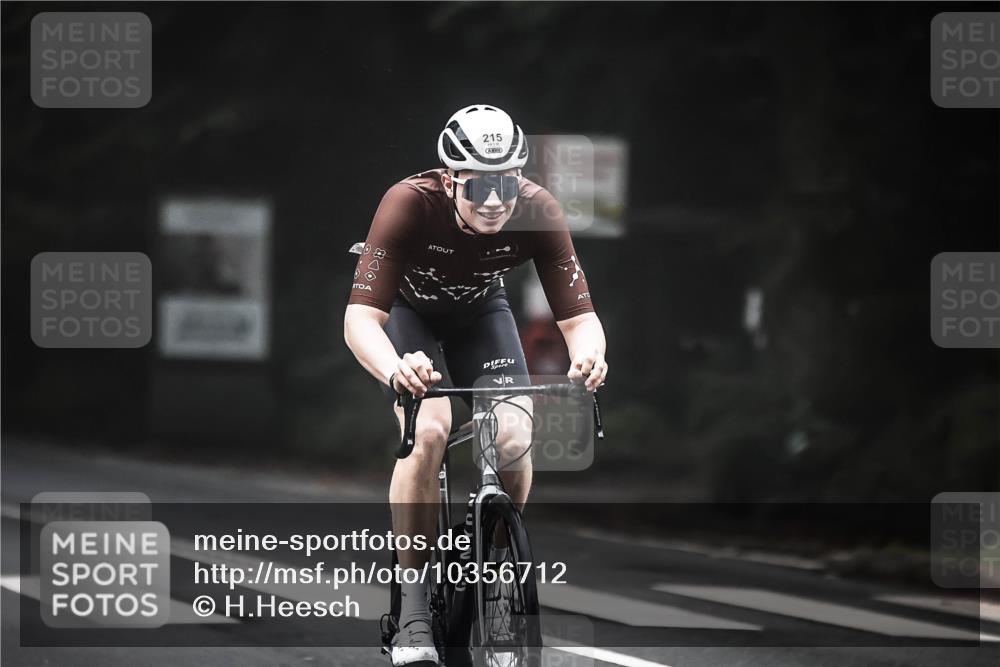 13.09.2026 - Stadtparktriathlon H.Heesch http://msf.ph/oto/10356712 13.09.2026 09:50:39 Radfahren 214, 215, 312 meine-sportfotos.de