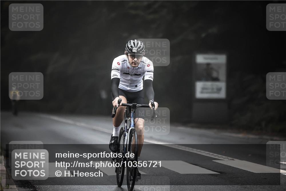 13.09.2026 - Stadtparktriathlon H.Heesch http://msf.ph/oto/10356721 13.09.2026 09:50:41 Radfahren 214, 215, 312 meine-sportfotos.de
