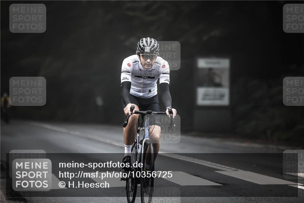 13.09.2026 - Stadtparktriathlon H.Heesch http://msf.ph/oto/10356725 13.09.2026 09:50:41 Radfahren 214, 215, 312 meine-sportfotos.de