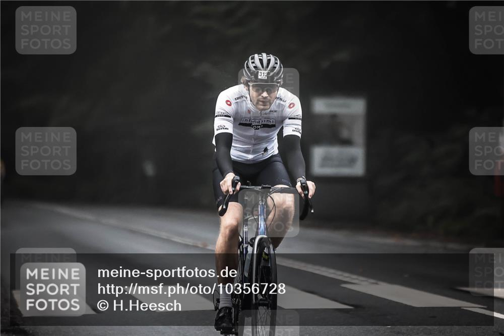 13.09.2026 - Stadtparktriathlon H.Heesch http://msf.ph/oto/10356728 13.09.2026 09:50:41 Radfahren 214, 215, 312 meine-sportfotos.de
