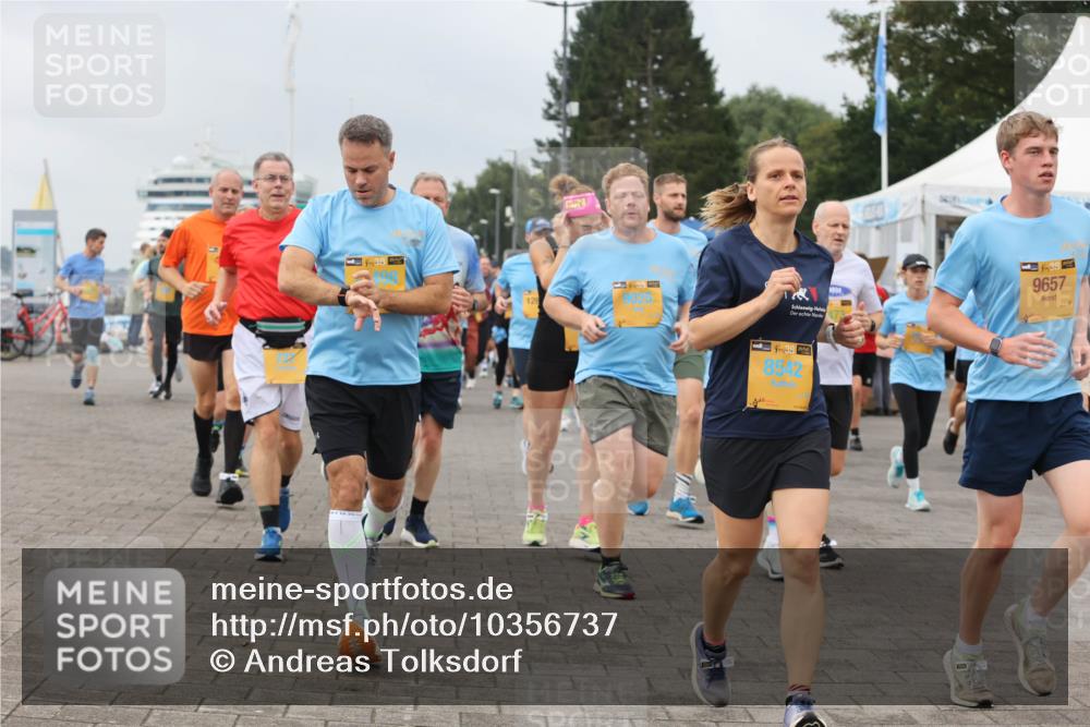 13.09.2026 - Kiel Lauf Andreas Tolksdorf http://msf.ph/oto/10356737 13.09.2026 09:59:19 Kiellinie 9025, 9657, 8542 meine-sportfotos.de