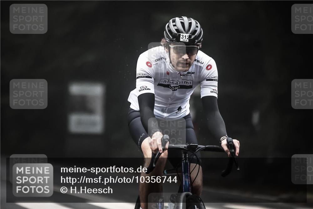 13.09.2026 - Stadtparktriathlon H.Heesch http://msf.ph/oto/10356744 13.09.2026 09:50:42 Radfahren 214, 215, 312 meine-sportfotos.de