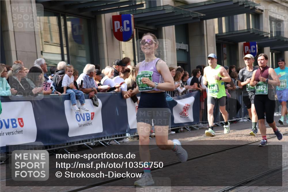 13.09.2026 - 21. swb-Marathon Bremen Strokosch-Dieckow http://msf.ph/oto/10356750 13.09.2026 13:34:17 Ziel 682, 784, 809, 1307, 1395, 1871, 1967, 2215, 2831, 3029, 3052, 3058, 3068, 3318, 3380, 3388, 3409, 3765, 3842, 3890, 4537, 4616, 5378, 5488, 5566, 5694, 5760, 5852, 6128, 6168, 6244, 6255, 7168, 7746, 7833, 7962, 8182, 8381, 8453, 8493, 8552, 8683, 9453, 9751, 9788, 9802, 13112, 911, 1364, 1656, 2355, 2464, 3068, 3162, 3214, 3389, 3522, 3632, 3636, 3790, 3984, 4112, 4613, 5147, 5265, 5341, 5489, 5563, 5768, 6090, 6151, 6509, 6623, 7047, 7303, 7431, 8025 meine-sportfotos.de