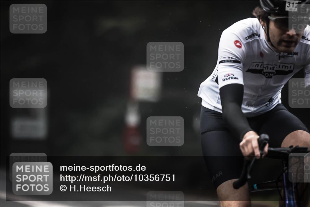 13.09.2026 - Stadtparktriathlon H.Heesch http://msf.ph/oto/10356751 13.09.2026 09:50:42 Radfahren 214, 215, 312 meine-sportfotos.de