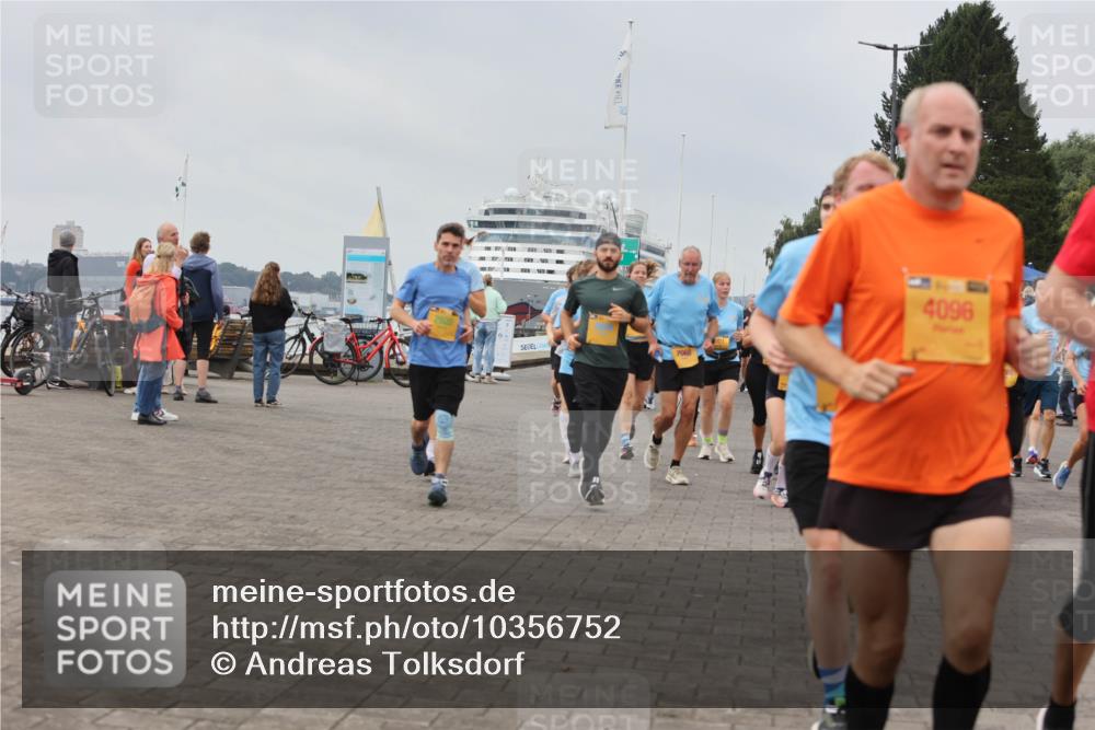 13.09.2026 - Kiel Lauf Andreas Tolksdorf http://msf.ph/oto/10356752 13.09.2026 09:59:22 Kiellinie 7068, 4096 meine-sportfotos.de