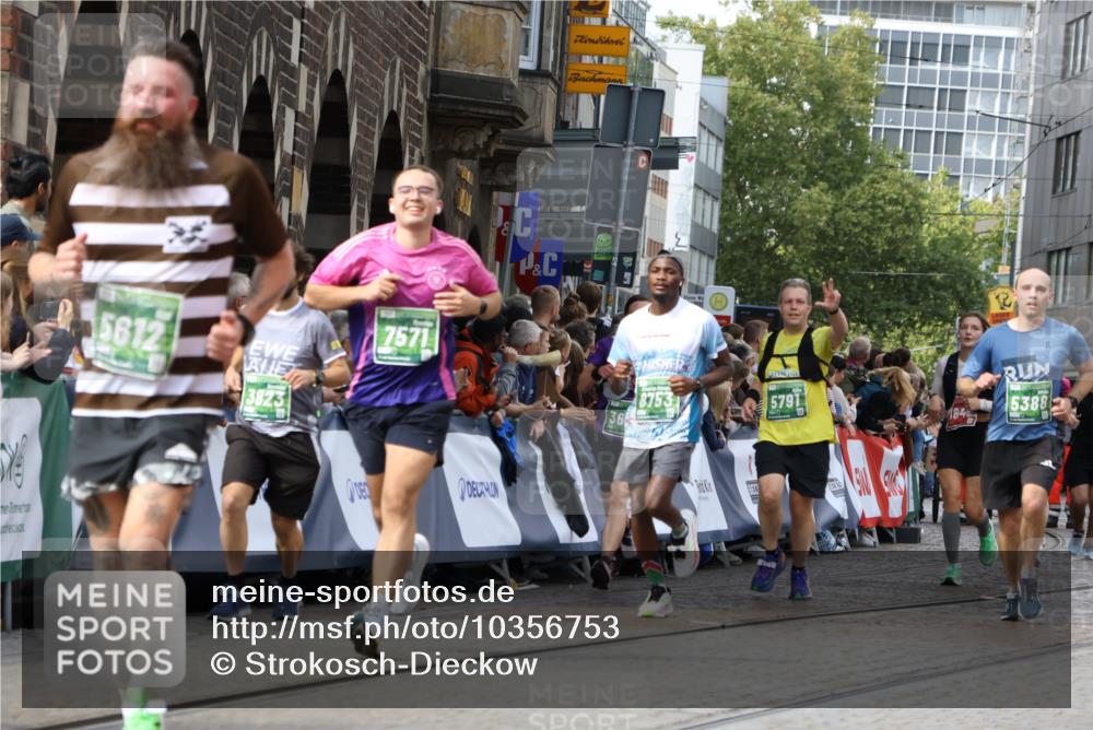 13.09.2026 - 21. swb-Marathon Bremen Strokosch-Dieckow http://msf.ph/oto/10356753 13.09.2026 13:37:16 Ziel 551, 813, 843, 950, 1285, 1641, 1849, 2241, 2275, 2930, 3122, 3541, 3635, 3787, 3874, 3909, 3998, 4261, 4335, 4410, 4448, 5236, 5355, 5447, 5823, 6056, 6269, 6408, 6431, 6966, 7046, 7398, 7445, 7640, 7937, 8034, 8498, 8685, 8839, 9310, 9331, 9415, 9589, 9807, 9840, 270, 391, 448, 869, 3323, 3627, 3823, 4628, 5388, 5612, 5738, 5791, 7074, 7571, 8439, 8553, 8674, 8748, 8753, 10106 meine-sportfotos.de