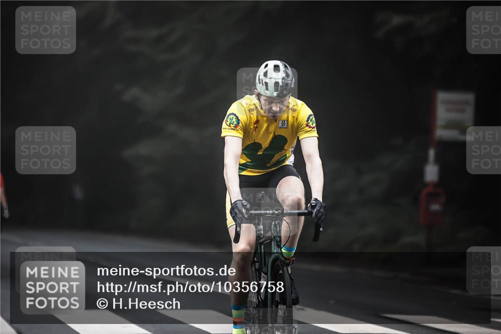 13.09.2026 - Stadtparktriathlon H.Heesch http://msf.ph/oto/10356758 13.09.2026 09:50:50 Radfahren 271, 310 meine-sportfotos.de