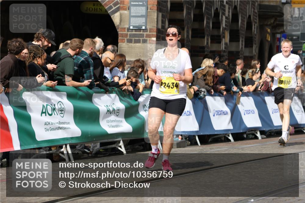 13.09.2026 - 21. swb-Marathon Bremen Strokosch-Dieckow http://msf.ph/oto/10356759 13.09.2026 10:56:57 Ziel 10240, 10356, 10372, 10486, 10540, 10675, 10721, 10771, 10824, 10888, 10936, 11064, 11069, 11349, 11407, 11474, 11601, 11844, 11855, 11871, 11911, 11996, 12543, 10157, 10408, 10578, 10700, 10772, 11236, 11292, 11484, 11667, 12032 meine-sportfotos.de