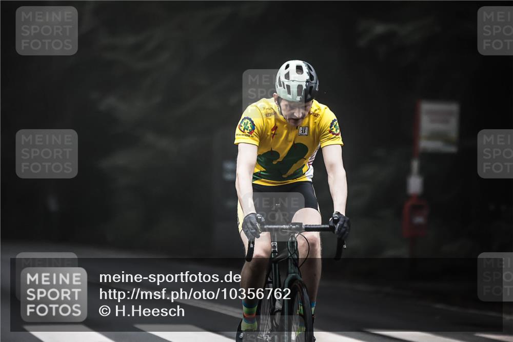 13.09.2026 - Stadtparktriathlon H.Heesch http://msf.ph/oto/10356762 13.09.2026 09:50:50 Radfahren 271, 310 meine-sportfotos.de