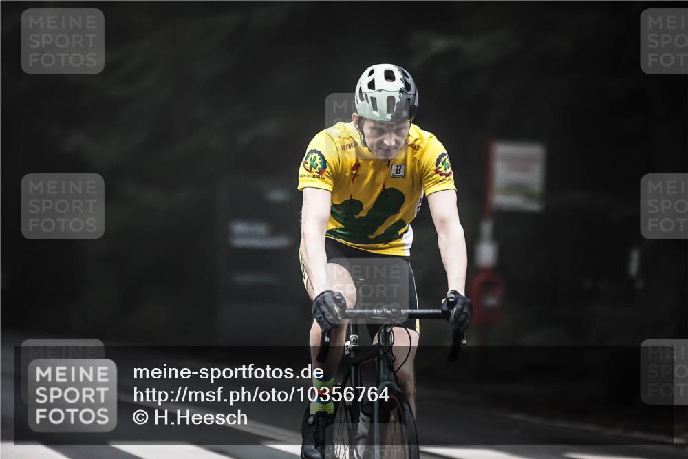13.09.2026 - Stadtparktriathlon H.Heesch http://msf.ph/oto/10356764 13.09.2026 09:50:50 Radfahren 271, 310 meine-sportfotos.de
