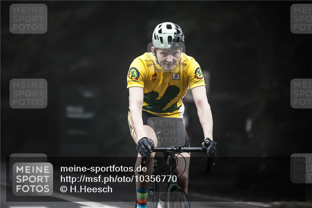 13.09.2026 - Stadtparktriathlon H.Heesch http://msf.ph/oto/10356770 13.09.2026 09:50:50 Radfahren 271, 310 meine-sportfotos.de