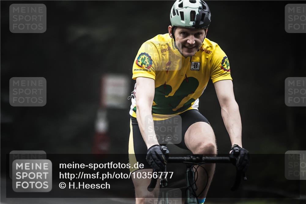 13.09.2026 - Stadtparktriathlon H.Heesch http://msf.ph/oto/10356777 13.09.2026 09:50:50 Radfahren 271, 310 meine-sportfotos.de