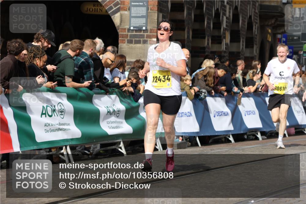 13.09.2026 - 21. swb-Marathon Bremen Strokosch-Dieckow http://msf.ph/oto/10356808 13.09.2026 10:56:57 Ziel 10240, 10356, 10372, 10486, 10540, 10675, 10721, 10771, 10824, 10888, 10936, 11064, 11069, 11349, 11407, 11474, 11601, 11844, 11855, 11871, 11911, 11996, 12543, 10157, 10408, 10578, 10700, 10772, 11236, 11292, 11484, 11667, 12032 meine-sportfotos.de
