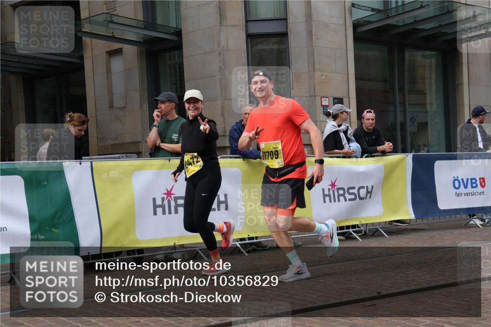 13.09.2026 - 21. swb-Marathon Bremen Strokosch-Dieckow http://msf.ph/oto/10356829 13.09.2026 11:17:22 Ziel 10472, 10756, 10979, 11367, 11709, 11932, 12226, 12292, 12321, 12334, 10335, 10773, 10779, 11355, 11461, 11495, 11672, 12101, 12287 meine-sportfotos.de