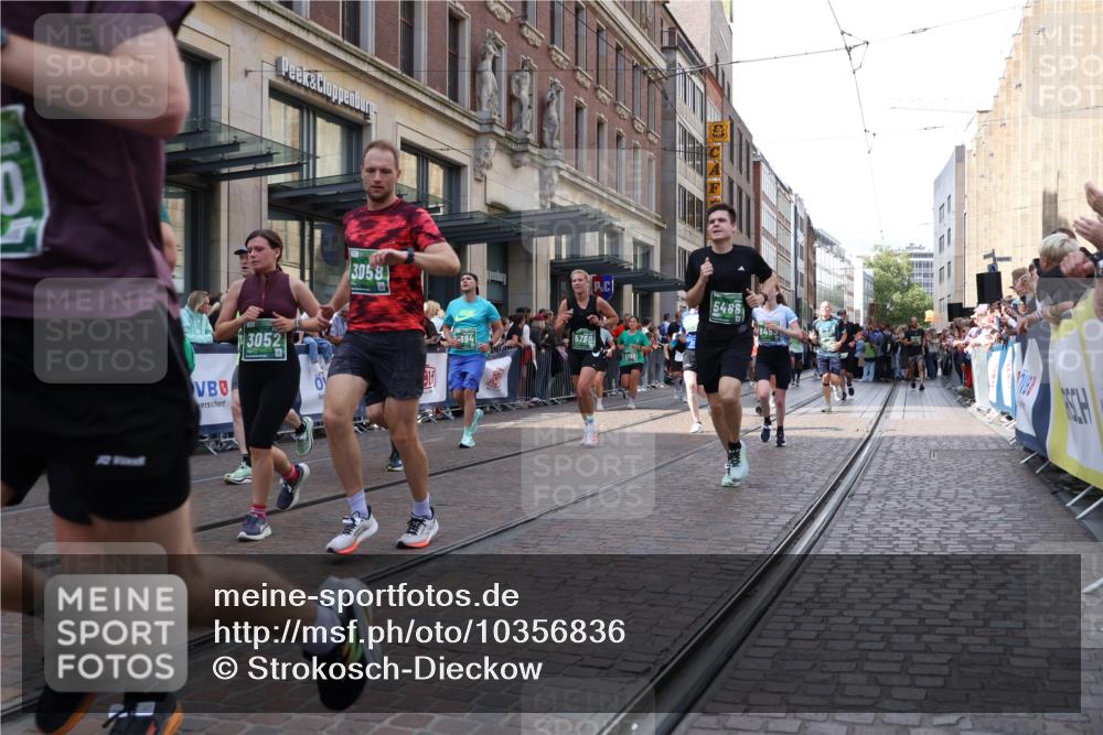13.09.2026 - 21. swb-Marathon Bremen Strokosch-Dieckow http://msf.ph/oto/10356836 13.09.2026 13:34:19 Ziel 682, 784, 809, 1210, 1307, 1395, 1871, 1967, 2215, 2525, 2831, 3029, 3052, 3058, 3318, 3353, 3380, 3388, 3409, 3765, 3842, 3890, 4537, 4616, 5378, 5488, 5566, 5694, 5760, 5852, 6128, 6168, 6244, 6255, 7168, 7746, 7833, 7962, 8182, 8381, 8453, 8493, 8552, 8683, 9038, 9751, 9788, 9802, 9820, 13112, 682, 911, 1364, 2355, 2464, 3068, 3162, 3214, 3632, 3636, 3790, 3984, 4112, 4613, 5147, 5265, 5341, 5489, 5768, 6090, 6509, 7047, 7303 meine-sportfotos.de