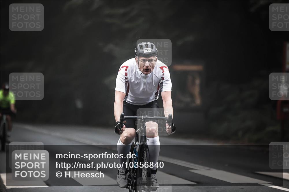 13.09.2026 - Stadtparktriathlon H.Heesch http://msf.ph/oto/10356840 13.09.2026 09:50:58 Radfahren 217, 227, 271, 285, 293 meine-sportfotos.de
