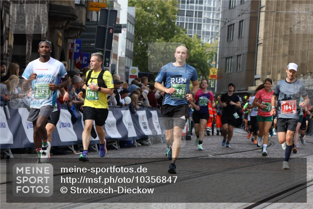 13.09.2026 - 21. swb-Marathon Bremen Strokosch-Dieckow http://msf.ph/oto/10356847 13.09.2026 13:37:17 Ziel 551, 813, 843, 950, 1285, 1641, 1849, 1991, 2241, 2275, 2930, 3122, 3541, 3635, 3787, 3874, 3909, 3998, 4261, 4335, 4410, 4448, 5236, 5355, 5447, 6056, 6269, 6408, 6431, 6629, 6961, 6966, 7046, 7398, 7445, 7640, 7937, 8034, 8498, 8685, 8839, 9310, 9317, 9331, 9415, 9589, 9840, 270, 391, 448, 869, 3323, 3627, 3804, 3823, 4628, 5388, 5738, 5791, 7074, 7571, 8439, 8553, 8674, 8748, 8753, 9441, 10106 meine-sportfotos.de