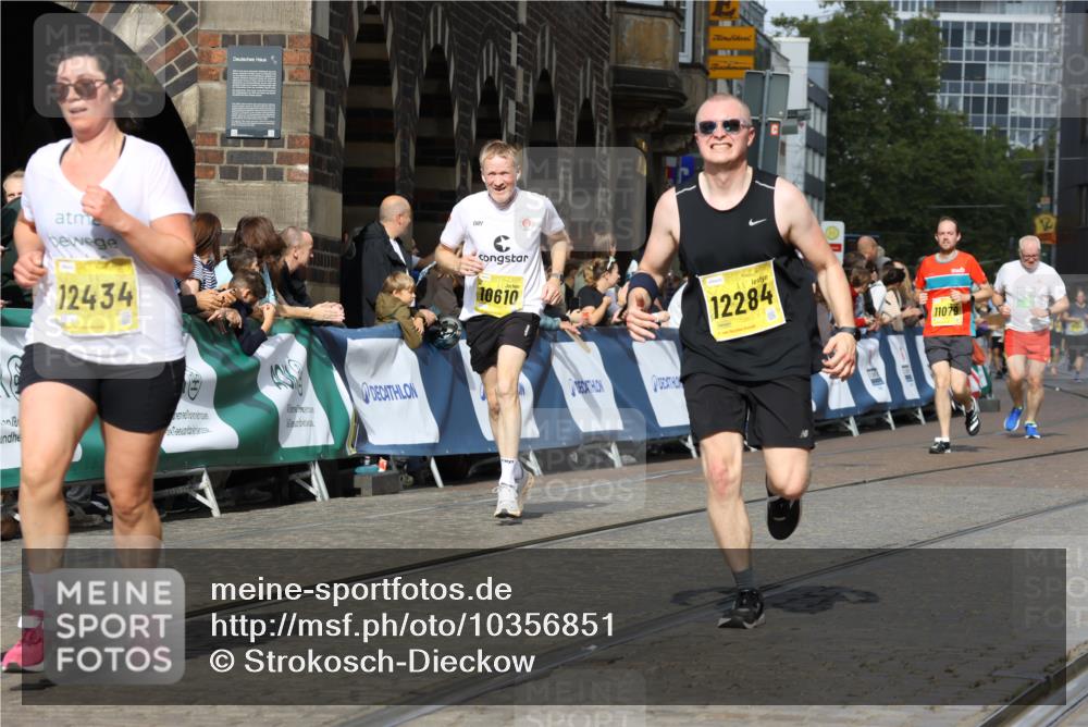 13.09.2026 - 21. swb-Marathon Bremen Strokosch-Dieckow http://msf.ph/oto/10356851 13.09.2026 10:56:59 Ziel 10240, 10356, 10372, 10486, 10540, 10721, 10771, 10824, 10888, 10936, 11064, 11069, 11349, 11407, 11474, 11601, 11855, 11871, 11872, 11911, 11996, 12434, 12543, 10157, 10166, 10578, 10700, 10772, 10969, 11236, 11292, 11484, 11667, 12032, 12382, 12383 meine-sportfotos.de