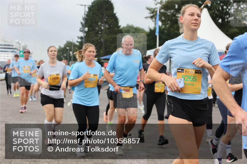 13.09.2026 - Kiel Lauf Andreas Tolksdorf http://msf.ph/oto/10356857 13.09.2026 09:59:26 Kiellinie 12608, 7060, 38, 5265 meine-sportfotos.de