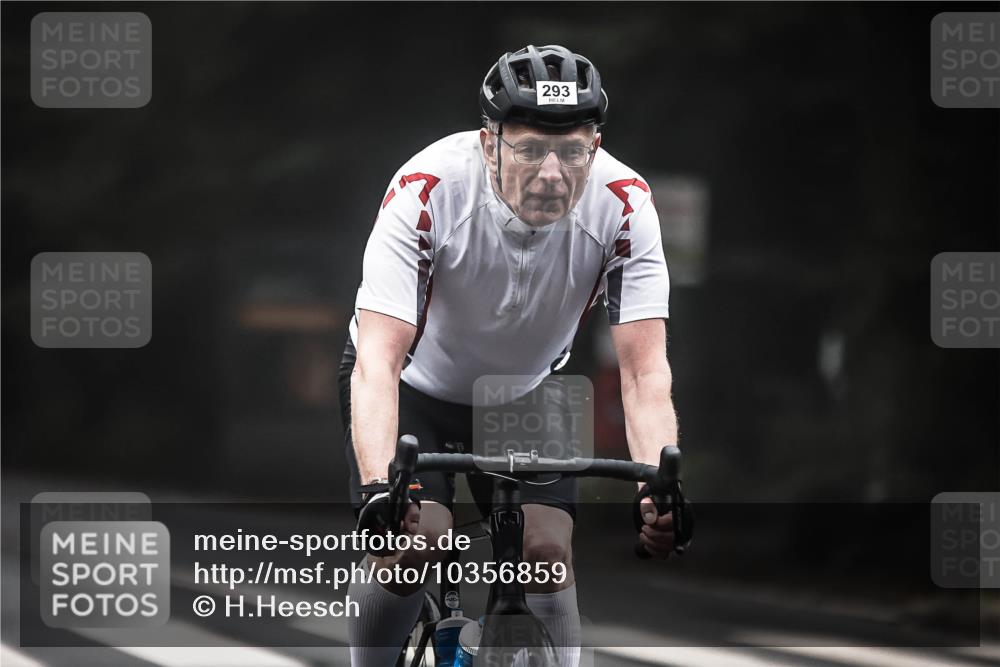 13.09.2026 - Stadtparktriathlon H.Heesch http://msf.ph/oto/10356859 13.09.2026 09:50:59 Radfahren 217, 227, 271, 285, 293 meine-sportfotos.de