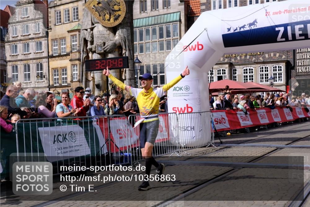 13.09.2026 - 21. swb-Marathon Bremen Tim E. http://msf.ph/oto/10356863 13.09.2026 12:51:34 Ziel 858, 1453, 3617, 13033 meine-sportfotos.de