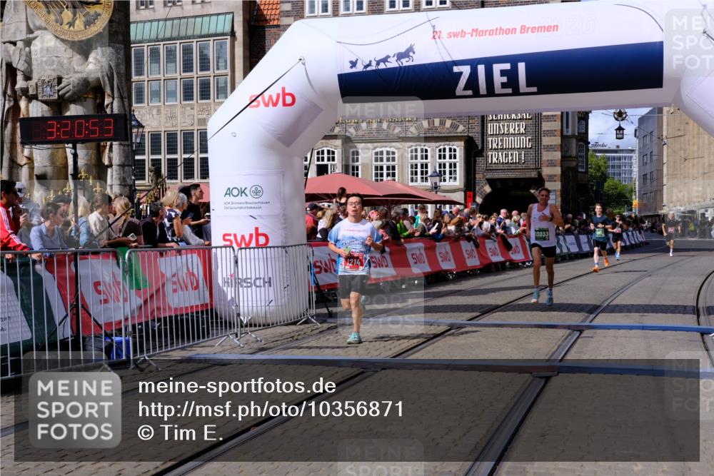 13.09.2026 - 21. swb-Marathon Bremen Tim E. http://msf.ph/oto/10356871 13.09.2026 12:51:42 Ziel 858, 3617, 13033 meine-sportfotos.de