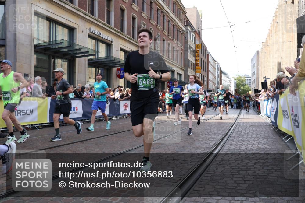 13.09.2026 - 21. swb-Marathon Bremen Strokosch-Dieckow http://msf.ph/oto/10356883 13.09.2026 13:34:20 Ziel 784, 809, 1210, 1307, 1395, 1871, 1967, 2215, 2525, 2561, 2831, 3029, 3052, 3058, 3318, 3353, 3380, 3388, 3409, 3765, 3842, 3890, 4537, 4616, 5378, 5488, 5566, 5694, 5760, 5852, 6128, 6168, 6244, 6255, 7168, 7443, 7746, 7833, 7962, 8182, 8381, 8453, 8493, 8552, 8683, 9038, 9751, 9788, 9802, 9820, 13112, 682, 911, 1364, 2355, 2464, 3068, 3162, 3214, 3632, 3636, 3790, 3984, 4112, 4613, 5147, 5265, 5341, 5489, 5768, 5852, 6090, 6509, 7047, 7303 meine-sportfotos.de