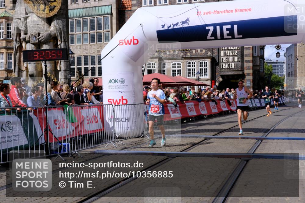 13.09.2026 - 21. swb-Marathon Bremen Tim E. http://msf.ph/oto/10356885 13.09.2026 12:51:42 Ziel 858, 3617, 13033 meine-sportfotos.de