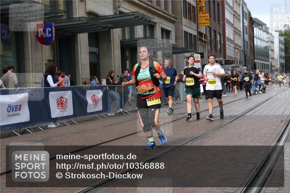 13.09.2026 - 21. swb-Marathon Bremen Strokosch-Dieckow http://msf.ph/oto/10356888 13.09.2026 11:17:30 Ziel 10137, 10756, 11367, 11932, 12023, 12226, 12292, 12321, 12373, 10472, 10773, 10779, 10979, 11495, 11672, 11709, 12101, 12334 meine-sportfotos.de