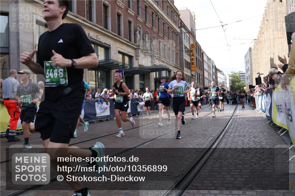 13.09.2026 - 21. swb-Marathon Bremen Strokosch-Dieckow http://msf.ph/oto/10356899 13.09.2026 13:34:20 Ziel 784, 809, 1210, 1307, 1395, 1871, 1967, 2215, 2525, 2561, 2831, 3029, 3052, 3058, 3318, 3353, 3380, 3388, 3409, 3765, 3842, 3890, 4537, 4616, 5378, 5488, 5566, 5694, 5760, 5852, 6128, 6168, 6244, 6255, 7168, 7443, 7746, 7833, 7962, 8182, 8381, 8453, 8493, 8552, 8683, 9038, 9751, 9788, 9802, 9820, 13112, 682, 911, 1364, 2355, 2464, 3068, 3162, 3214, 3632, 3636, 3790, 3984, 4112, 4613, 5147, 5265, 5341, 5489, 5768, 5852, 6090, 6509, 7047, 7303 meine-sportfotos.de