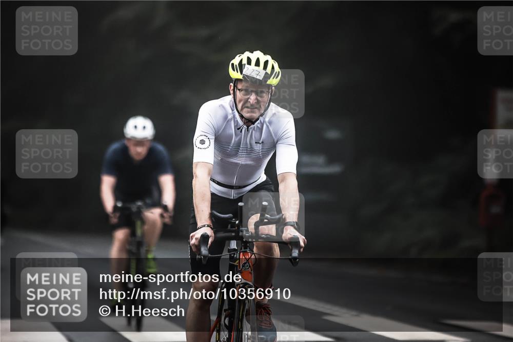 13.09.2026 - Stadtparktriathlon H.Heesch http://msf.ph/oto/10356910 13.09.2026 09:51:03 Radfahren 217, 227, 239, 285, 293 meine-sportfotos.de